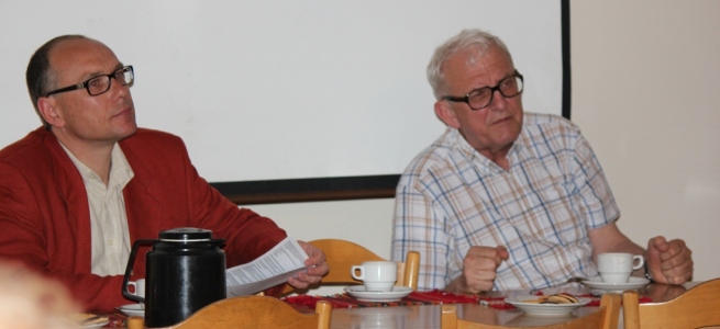 Andrzej Weigle i Juliusz Gardawski podczas spotkania PTE (fot. Aldona Karska)